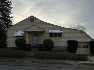 960 Burtner Rd, Natrona Heights, PA 15065