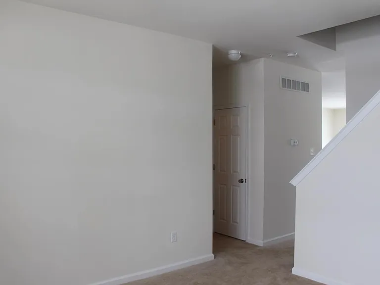 948 King Way — Photo 8
