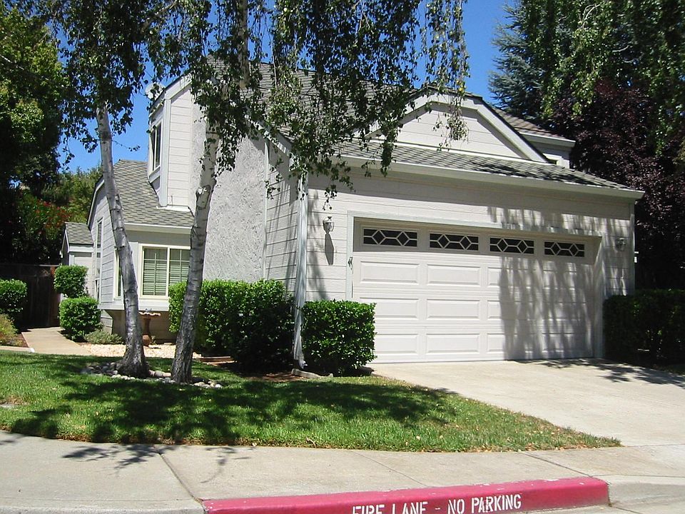 1st image of 880 Oak Park Dr