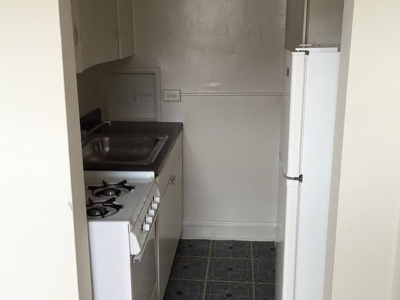 4th image of 1625 W Sherwin Ave #503
