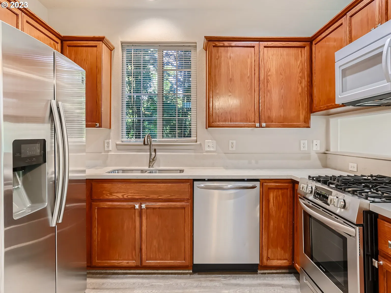 3 bed, 1494 sqft, $2,500 — Photo 2