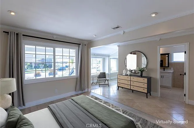 15815 Silvergrove Dr — Photo 3