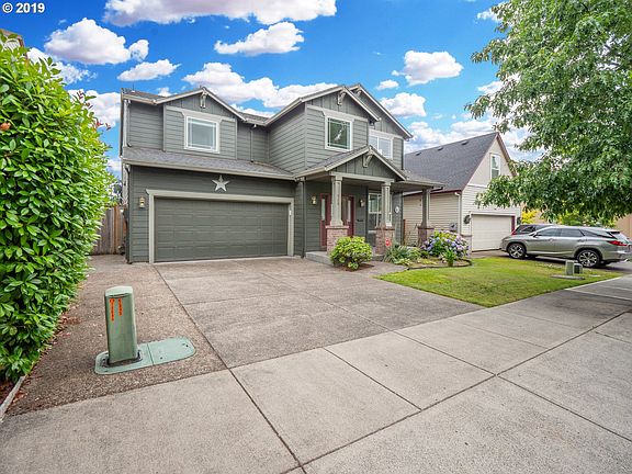 2nd image of 780 NW Harvest Moon Dr