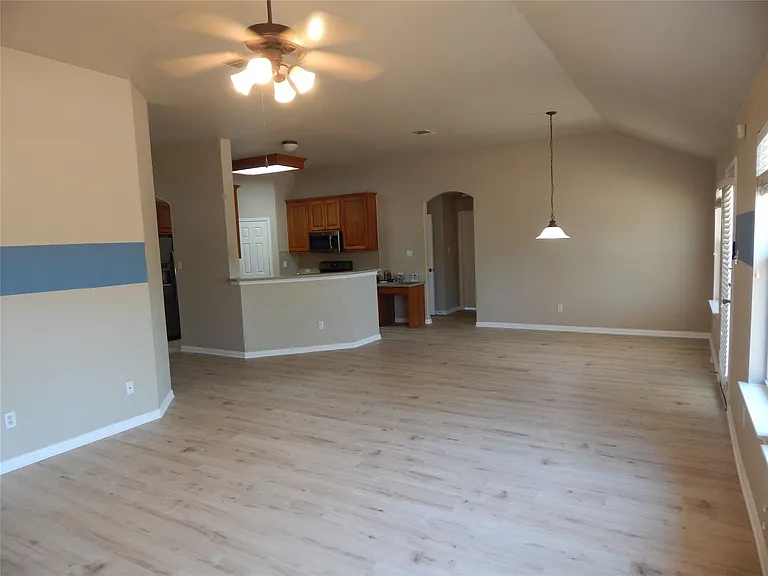 601 Abbeyglen Castle Dr — Photo 12