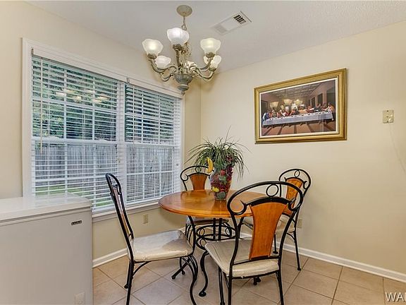 3rd image of 5045 Diamond Cir