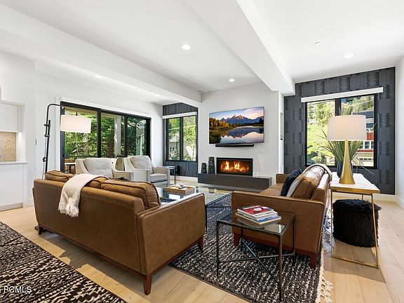 4th image of 552 Deer Valley Dr