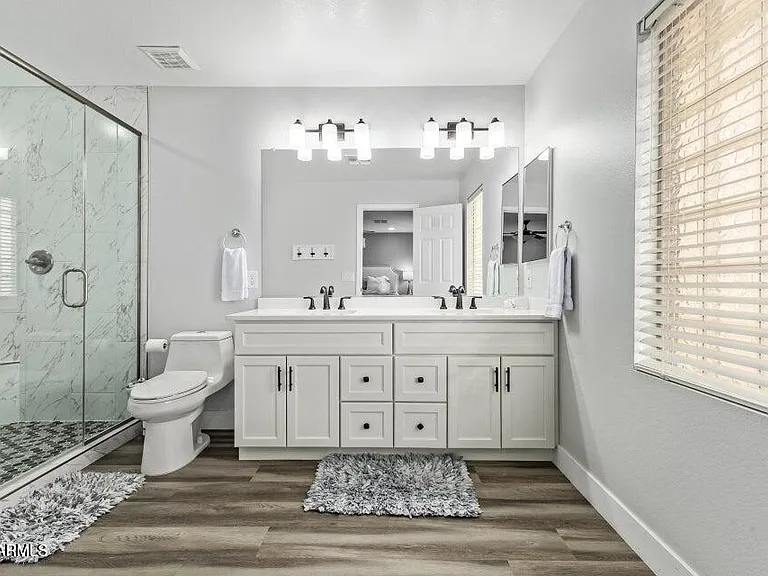 10617 W Daley Ln — Photo 17