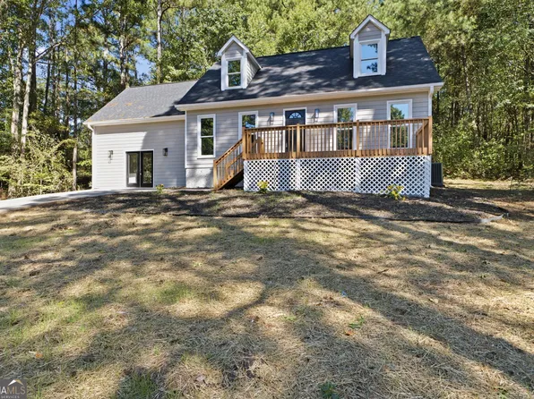 3035 Gum Creek Ln, Loganville, GA 30052