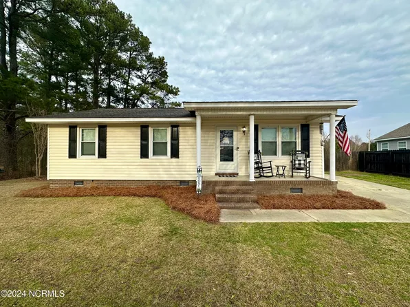 692 Mrs Tates Road, Whiteville, NC 28472