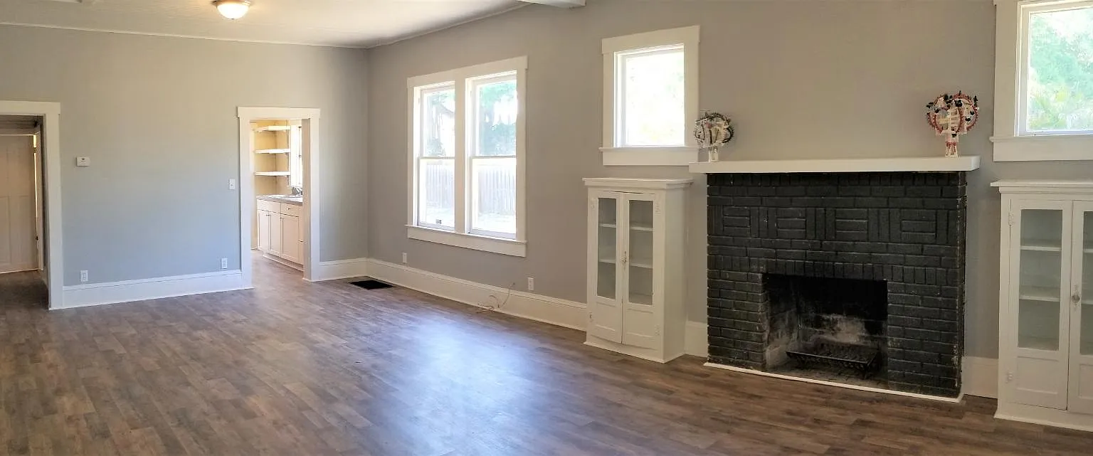 1792 Hough St — Photo 1