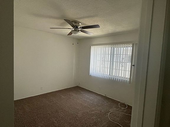 4th image of 1959 Cedar Ave Unit 3