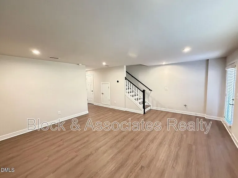 1362 Chowan Ave — Photo 31