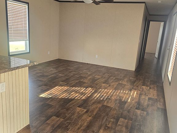 3rd image of 320 Wynnwood Ln