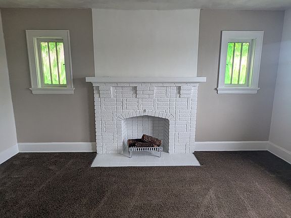 2nd image of 3943 King Pl #2