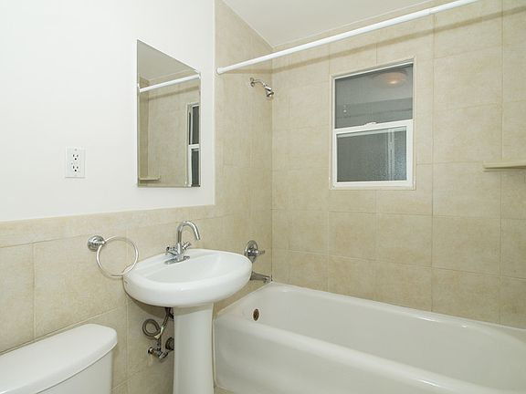 4th image of 1360 Lombard St #604