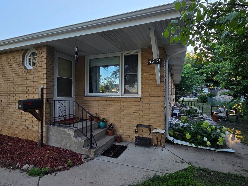 1st image of 4229 Unity Ave N