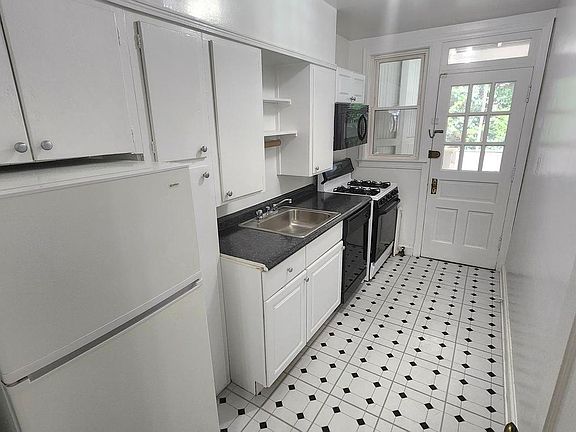 3rd image of 4515 Avondale St APT 3