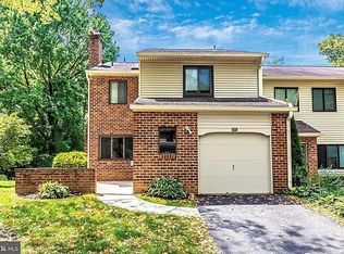 301 Camsten Ct, Chesterbrook, PA 19087
