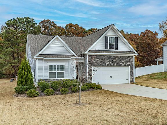 2nd image of 504 Highland Rhodes Dr