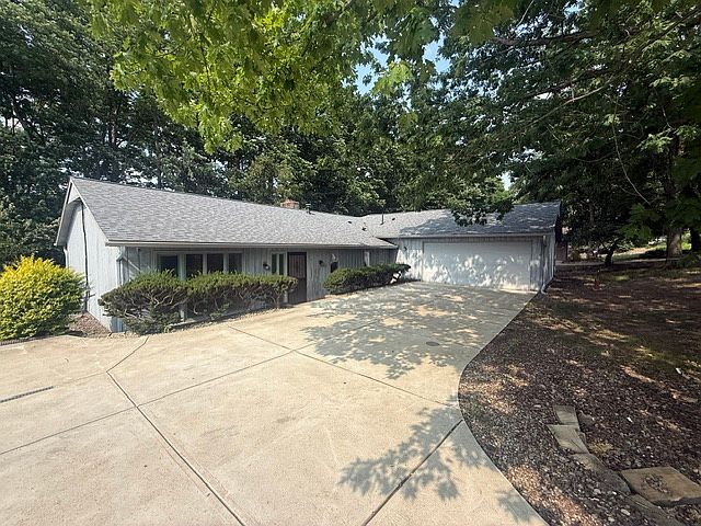 1st image of 17482 Falling Water Rd