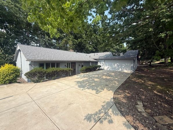 17482 Falling Water Rd
