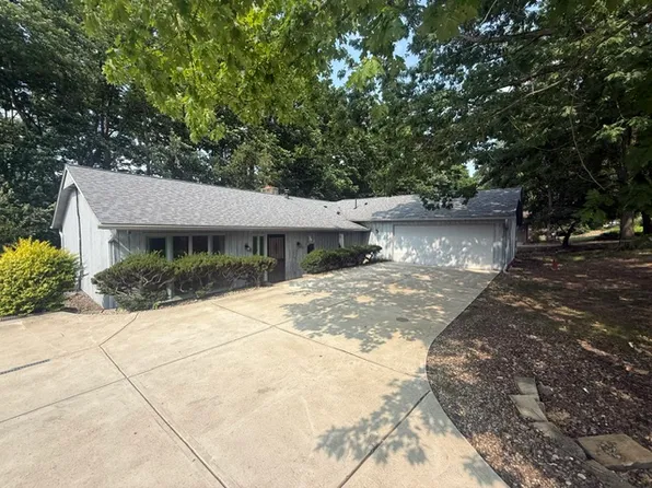17482 Falling Water Rd, Strongsville, OH 44136