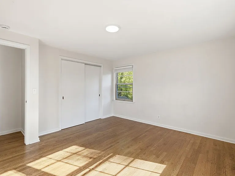 1905 Millbank St SE — Photo 16