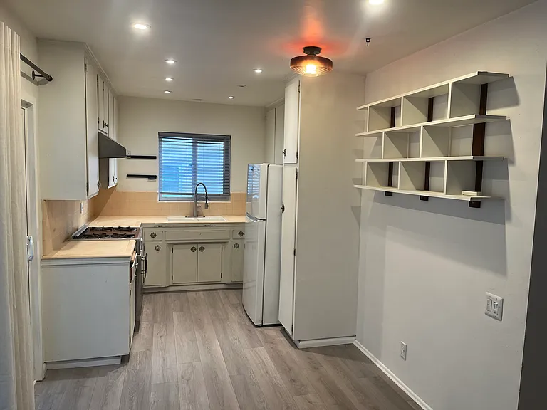834 Green St #4 — Photo 7