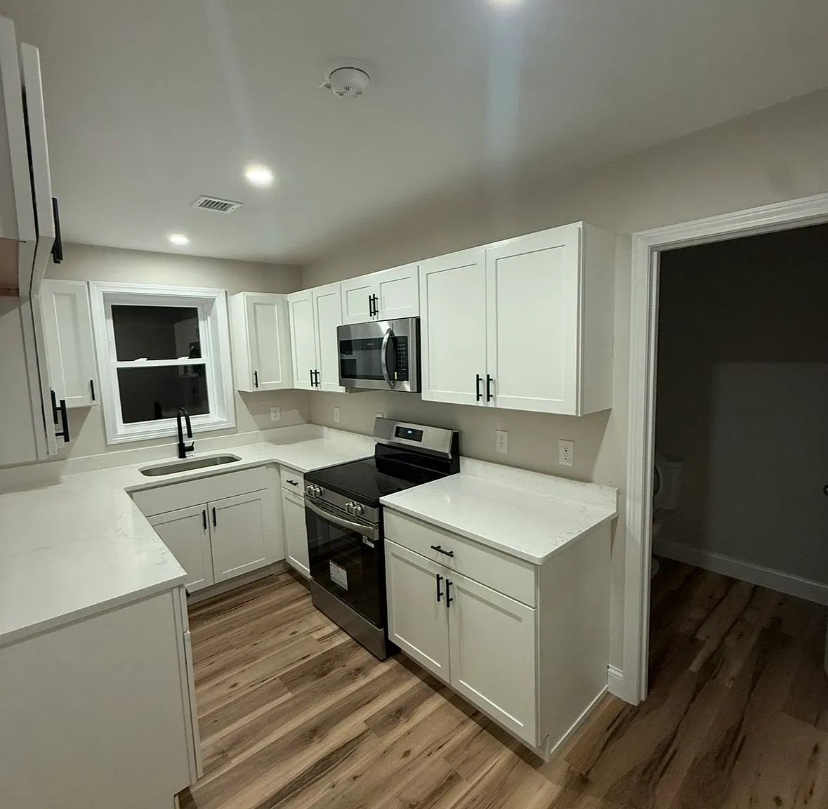 4 bed, 2214 sqft, $3,000 — Photo 3