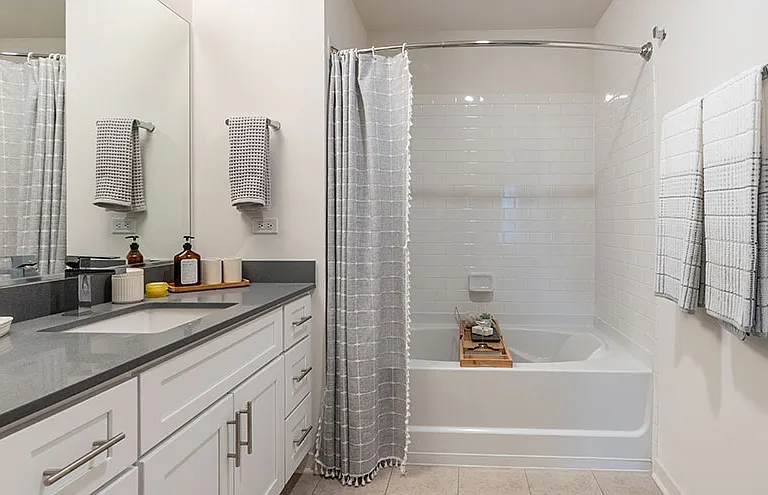 Deer Park Crossing Apartments — Photo 6