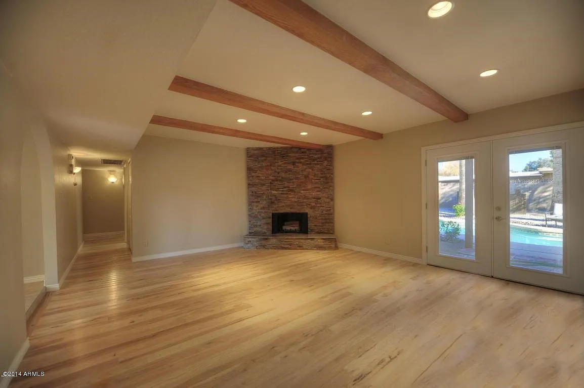 4 bed, 2204 sqft, $4,000 — Photo 3