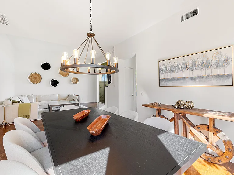 220 Tomahawk Dr — Photo 12