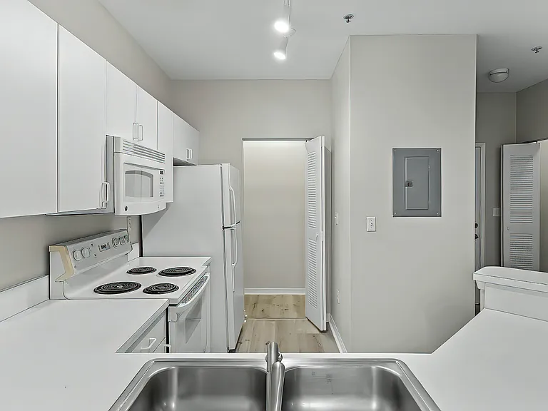 560 Florida Club Blvd #212 — Photo 7