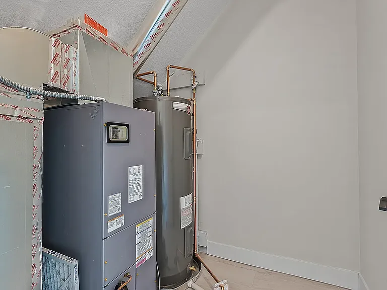 2413 1st Ave S #103 — Photo 34