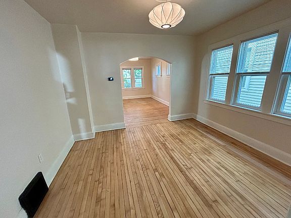 3rd image of 153 Smith St #22