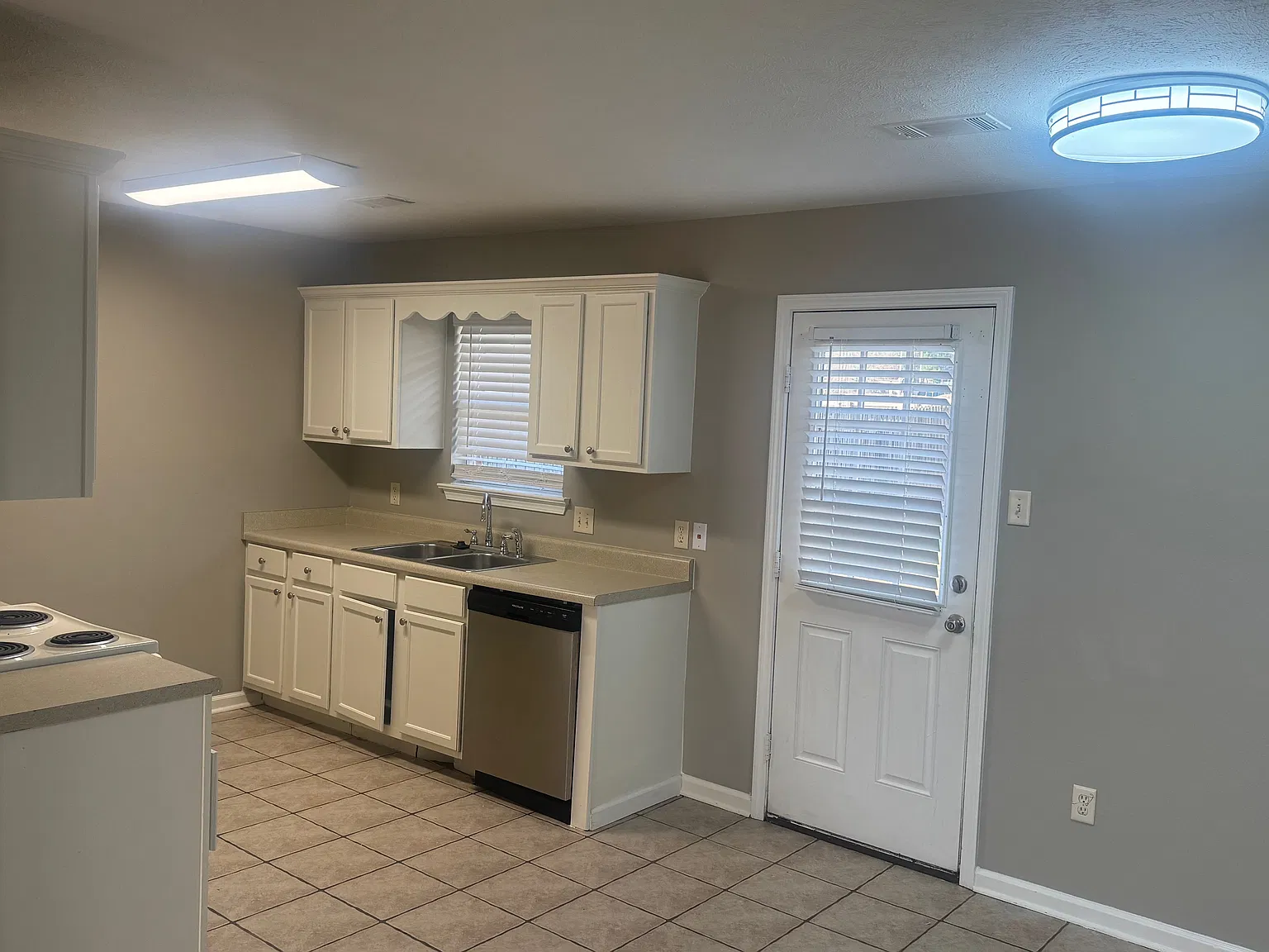 3 bed, 1225 sqft, $1,475 — Photo 2