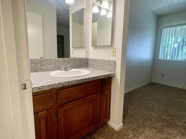 Sunridge Townhomes — Photo 34