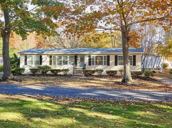 45 Oak Drive, North Hampton, NH 03862