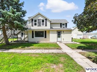 504 E Elk St, Hooper, NE 68031