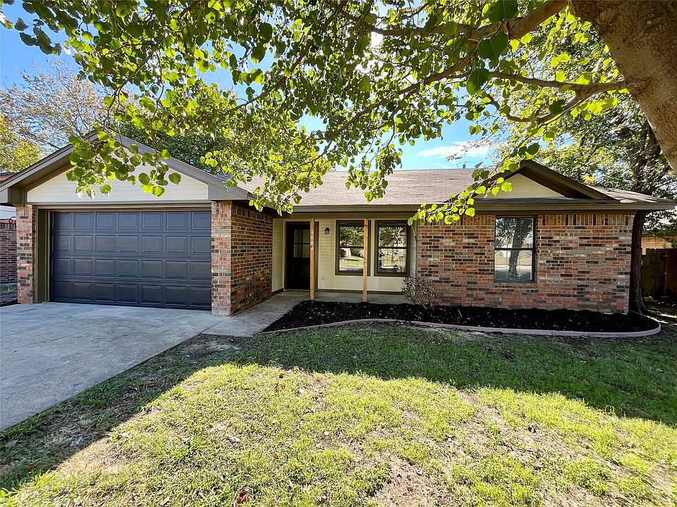 1st image of 1604 Brook Glen Dr