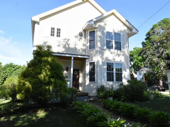 2246 Elm St, Manchester, NH 03104