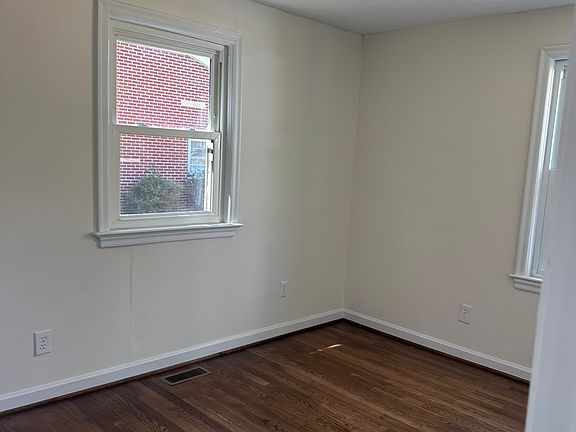 4th image of 308 Yorktown Rd