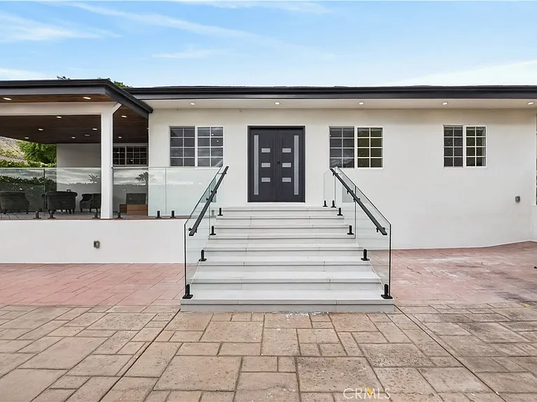 10510 Helendale Ave — Photo 10