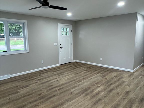 2nd image of 452 6th St