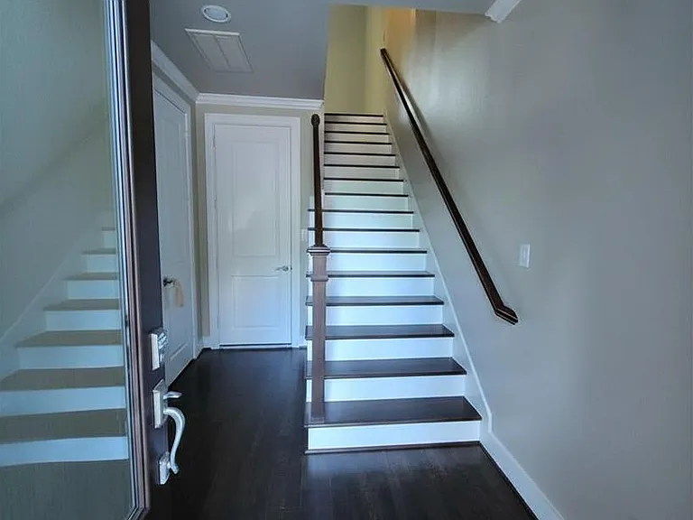 2705 Kennedy St — Photo 3