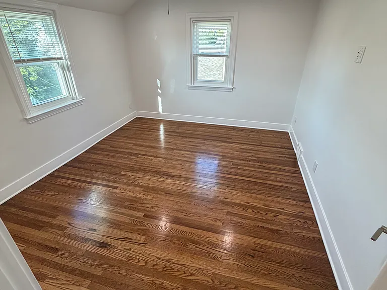 1711 Robinson Ave — Photo 17