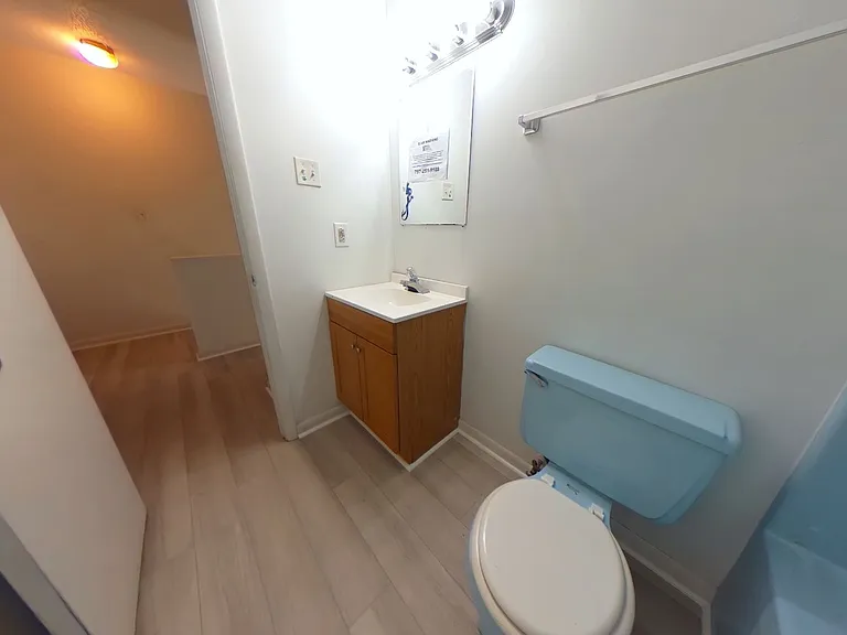 1113 Old Denbigh Blvd — Photo 7