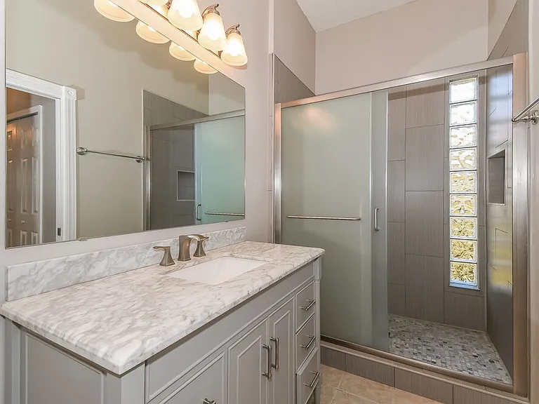 13146 Staffordshire Dr S — Photo 11