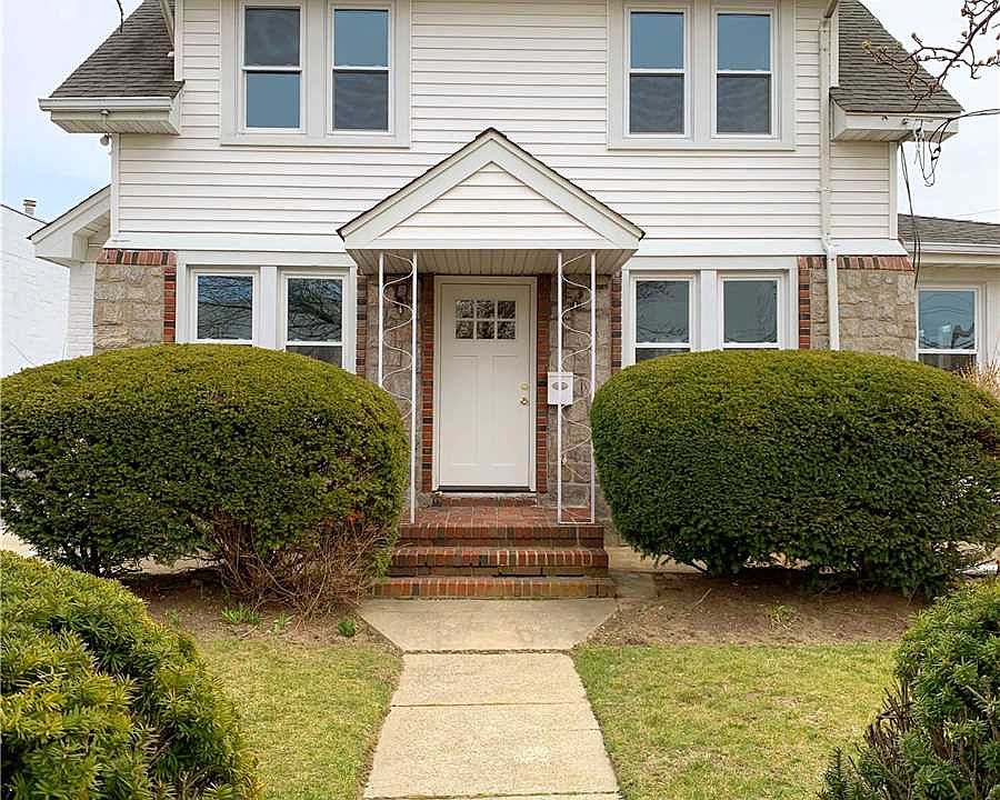 1st image of 31 N Lewis Pl