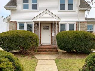 31 N Lewis Pl, Rockville Centre, NY 11570